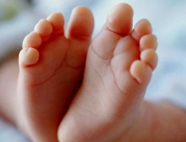 Φρίκη: Βρέθηκε νεκρό νεογέννητο μωρό σε ακάλυπτο πολυκατοικίας στη Νέα Σμύρνη!